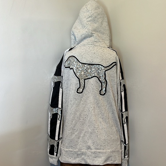 VS Sweater - Picture 3 of 3